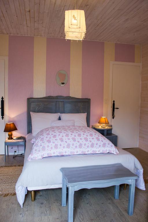 Pouilly-sous-Charlieu Aux Ronzieres Bed & Breakfast 部屋 写真